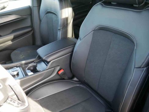 New 2025 Jeep Grand Cherokee Altitude image 24