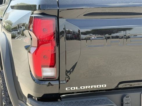 New 2025 Chevrolet Colorado ZR2 w/ Technology Package image 6