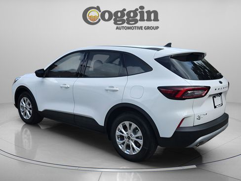New 2026 Ford Escape Active image 3