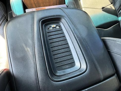 Used 2020 Cadillac Escalade Luxury AWD/4WD image 34