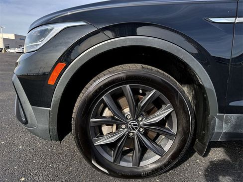 Used 2022 Volkswagen Tiguan SE image 10
