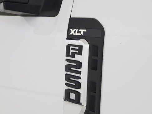 Used 2024 Ford F250 XLT w/ FX4 Off-Road Package AWD/4WD image 27