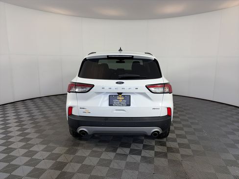 Used 2022 Ford Escape SEL image 9