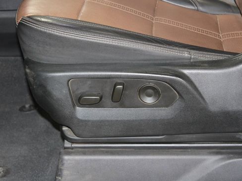 Used 2024 Chevrolet Silverado 2500 High Country w/ High Country Premium Package AWD/4WD image 23
