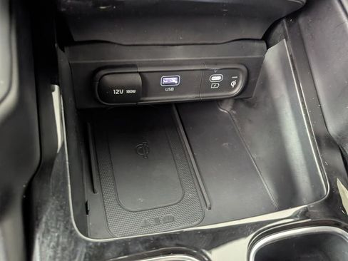 Used 2024 Kia Telluride EX w/ EX Captain's Chair Package FWD image 20