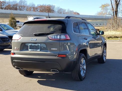 Used 2022 Jeep Cherokee Latitude Lux w/ Sun & Sound Group image 3