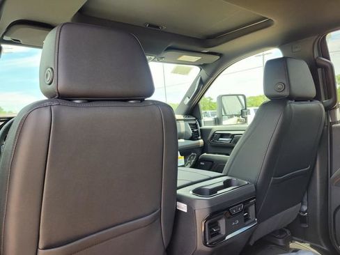 New 2026 GMC Sierra 2500 AT4 w/ AT4 Premium Plus Package AWD/4WD image 27