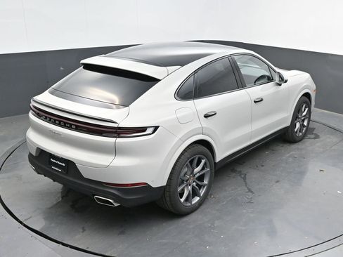 New 2025 Porsche Cayenne Coupe image 34