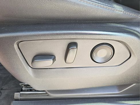 Used 2022 Chevrolet Silverado 1500 LTZ w/ LTZ Premium Package image 15