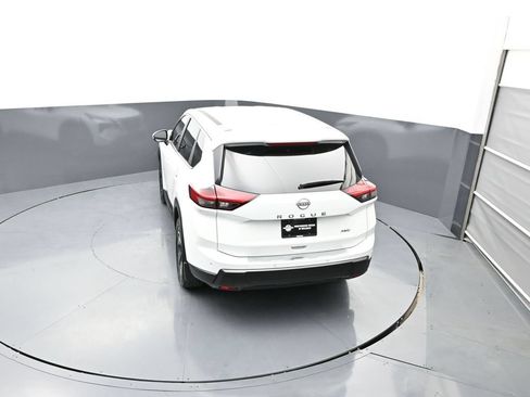 Used 2026 Nissan Rogue SV AWD/4WD image 36