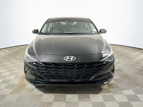 Used 2022 Hyundai Elantra SE FWD image 8