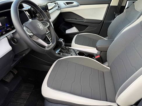 New 2026 Volkswagen Taos SE AWD/4WD image 8