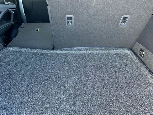 New 2026 Volkswagen Tiguan SE R-Line image 14