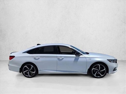 Used 2022 Honda Accord Sport image 4