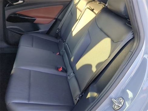 Certified 2021 Volkswagen ID.4 Pro S w/ Gradient Package image 18