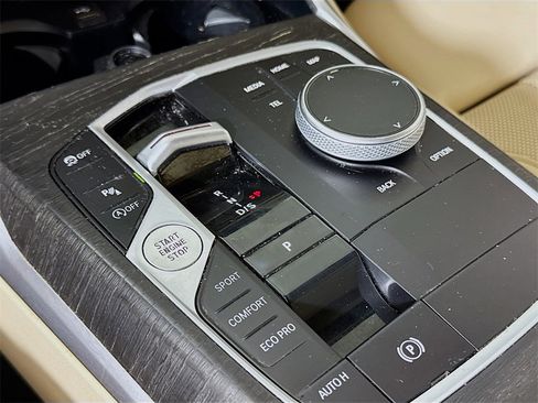 Used 2023 BMW 330i 330i w/ Driving Assistance Package image 15