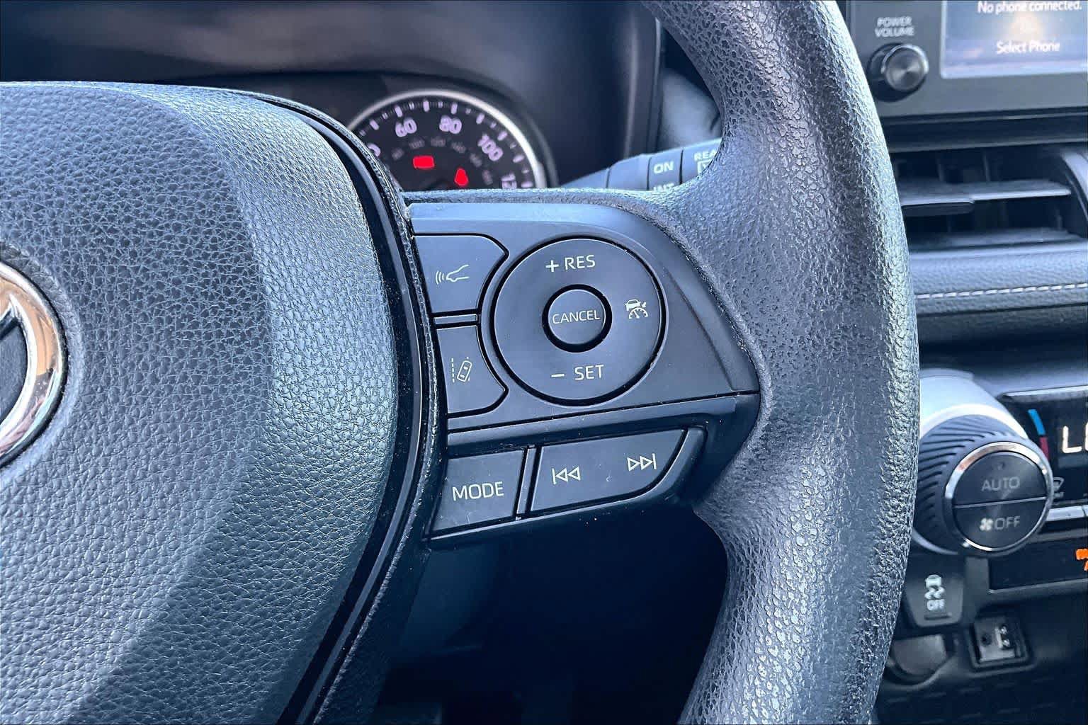 Used 2019 Toyota RAV4 XLE FWD image 25