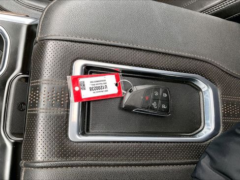 Used 2022 Chevrolet Silverado 1500 High Country image 31