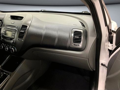 Used 2018 Kia Forte LX image 26