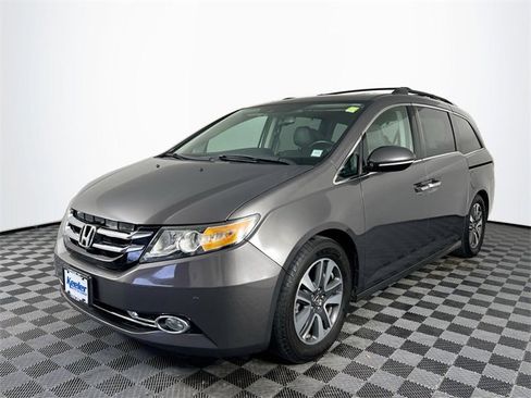 Used 2016 Honda Odyssey Touring Elite image 2