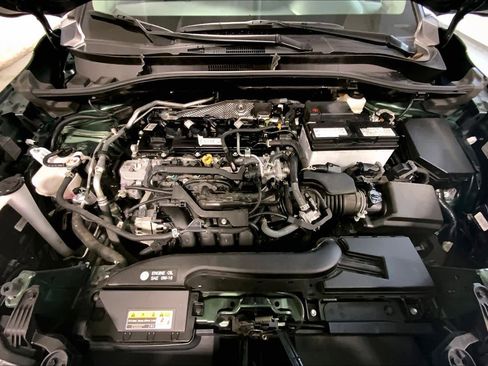 Used 2023 Toyota Corolla Cross XLE image 30