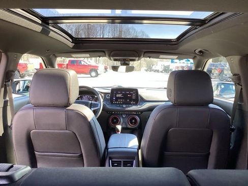 Used 2024 Chevrolet Blazer RS w/ Driver Confidence II Package image 17