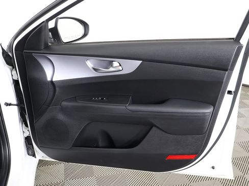 Used 2022 Kia Forte LXS FWD image 21