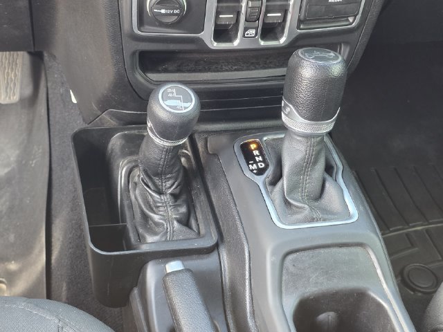 Used 2018 Jeep Wrangler Unlimited Sport S AWD/4WD image 23