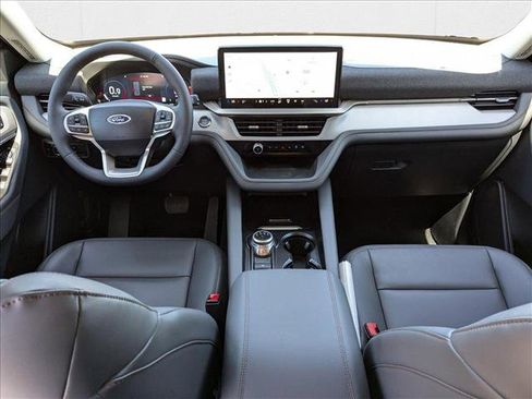 New 2025 Ford Explorer Active w/ Active Comfort Package RWD image 13