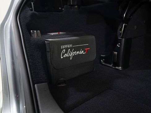 Used 2016 Ferrari California T RWD image 32