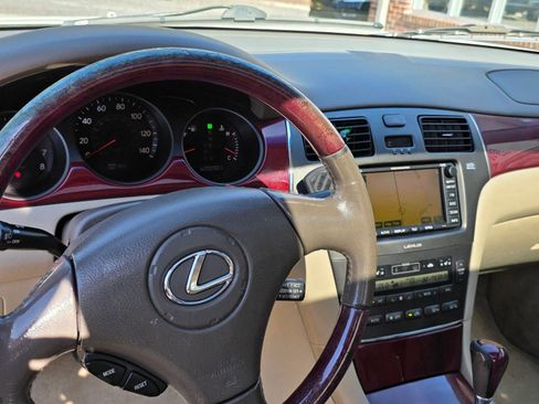 Used 2004 Lexus ES 330 FWD image 12
