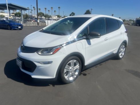 Used 2017 Chevrolet Bolt LT FWD image 2