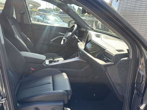 Used 2025 Audi Q5 Premium Plus w/ Premium Plus AWD/4WD image 12