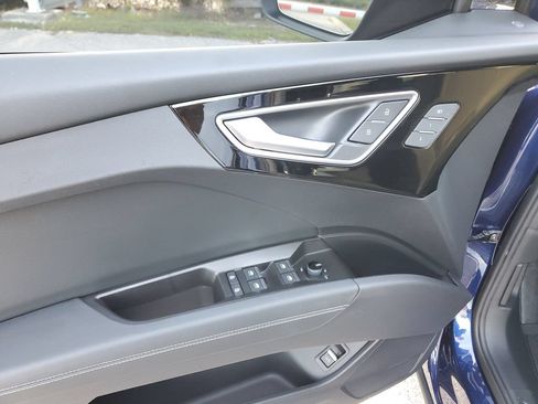 Certified 2023 Audi Q4 e-tron Prestige AWD/4WD image 25