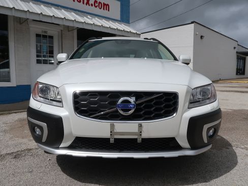 Used 2015 Volvo XC70 T6 Platinum w/ Climate Package AWD/4WD image 9