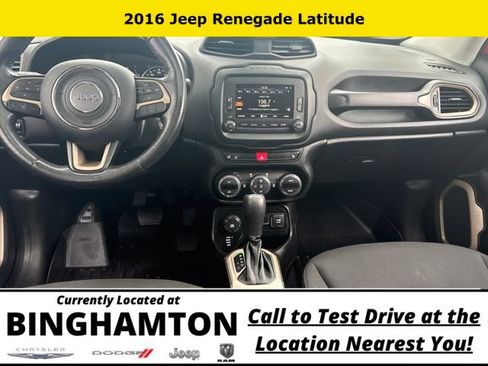 Used 2016 Jeep Renegade Latitude AWD/4WD image 21