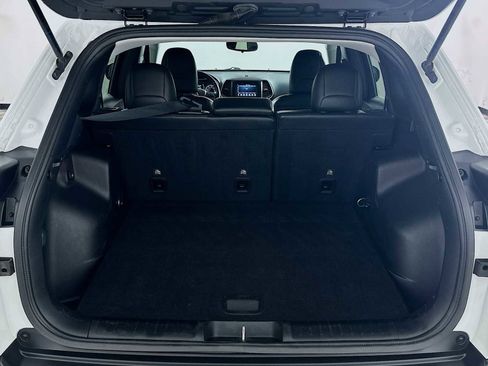 Used 2021 Jeep Cherokee Latitude Plus image 23