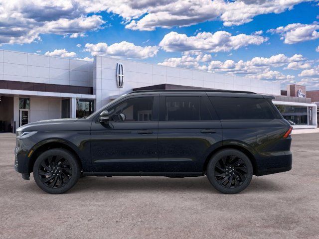 New 2026 Lincoln Navigator Reserve w/ Jet Appearance Package AWD/4WD image 3