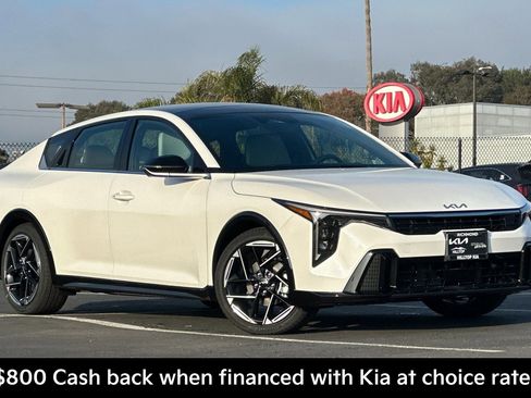 New 2025 Kia K4 GT-Line image 2