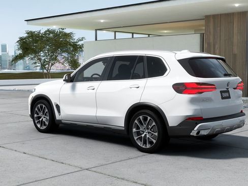 New 2026 BMW X5 sDrive40i w/ Premium Package RWD image 2