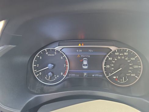 Used 2025 Nissan Altima 2.5 SV FWD image 15