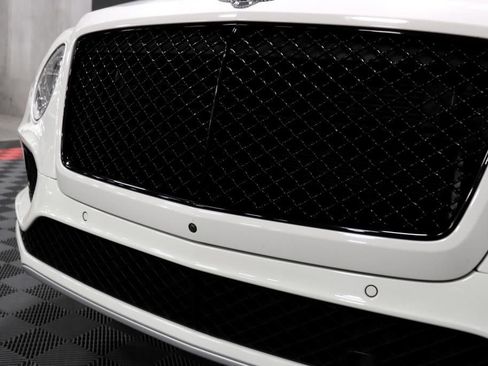 Used 2017 Bentley Bentayga image 14