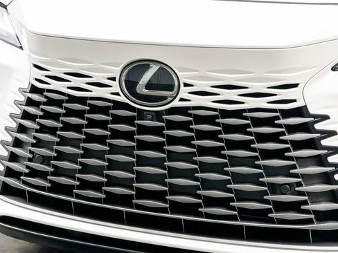 Used 2023 Lexus RX 350 Premium image 4