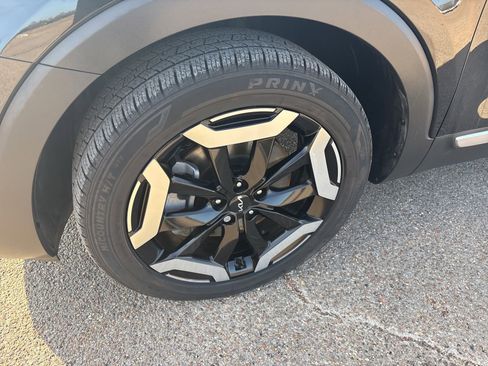 Used 2023 Kia Telluride EX image 24