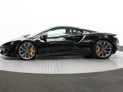 Used 2023 McLaren Artura image 3