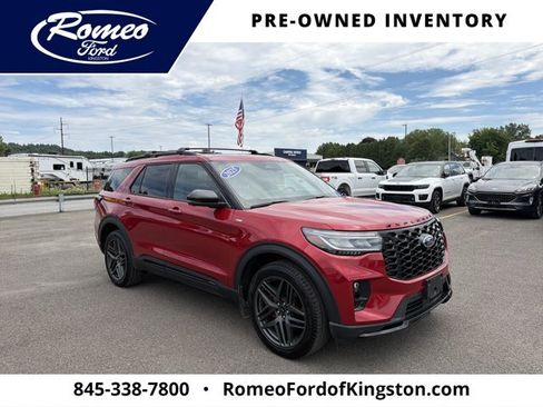 Certified 2025 Ford Explorer ST-Line w/ Premium Package AWD/4WD image 3