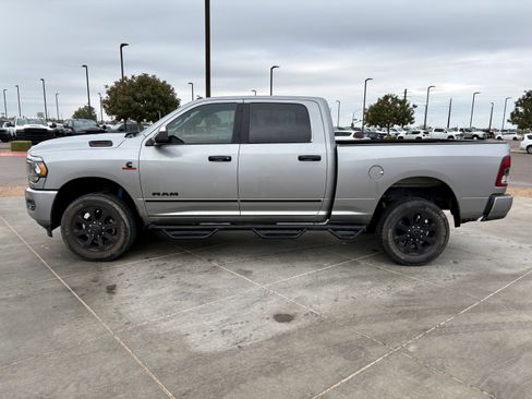 Used 2022 RAM 2500 Big Horn w/ Night Edition image 2