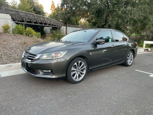 Used 2014 Honda Accord Sport image 31