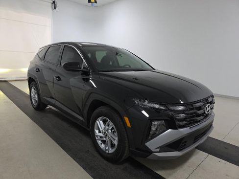 Used 2025 Hyundai Tucson SE FWD image 6