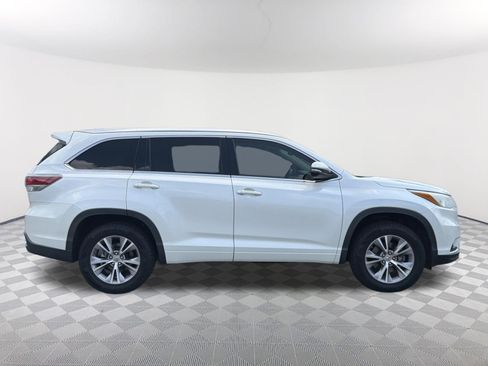 Used 2015 Toyota Highlander XLE FWD image 16